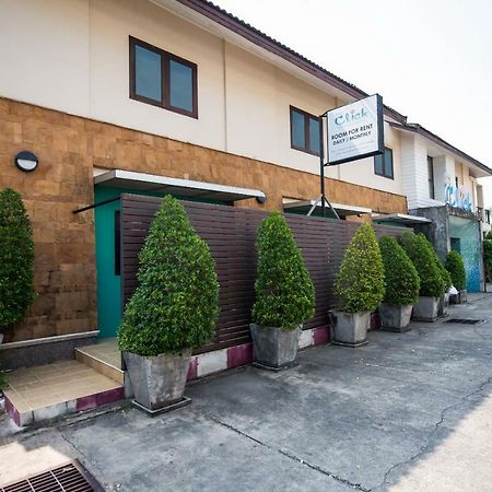Oyo 345 The Click Guesthouse At Chalong Phuket Buitenkant foto