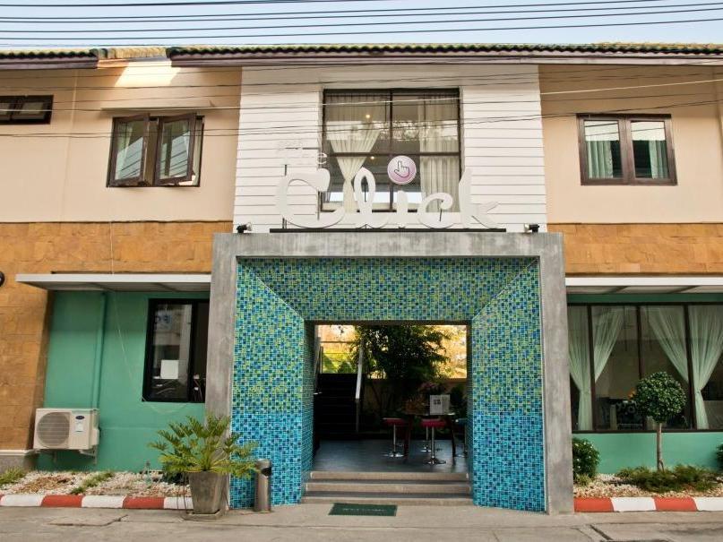 Oyo 345 The Click Guesthouse At Chalong Phuket Buitenkant foto