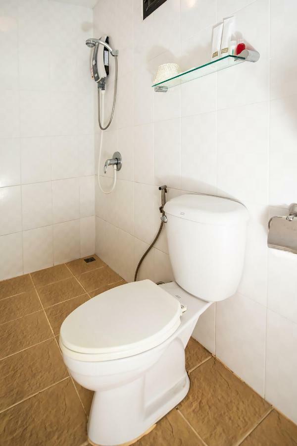 Oyo 345 The Click Guesthouse At Chalong Phuket Buitenkant foto